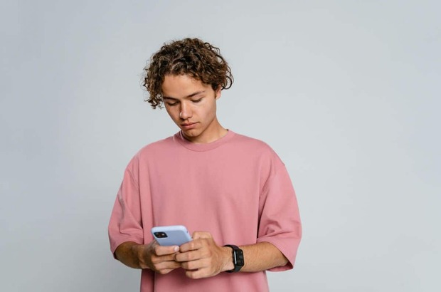 Adicción a las redes sociales en adolescentes: señales de alerta y cómo ayudar
