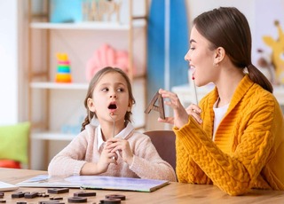 Retraso del habla en niños: señales, causas y tratamiento